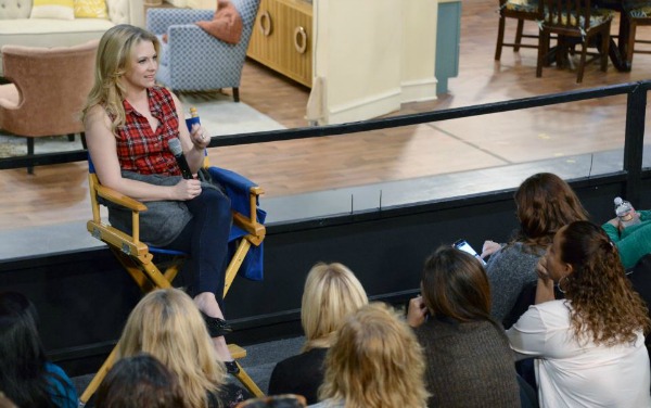 Intrview with Melissa Joan Hart on the set of Melissa & Joey