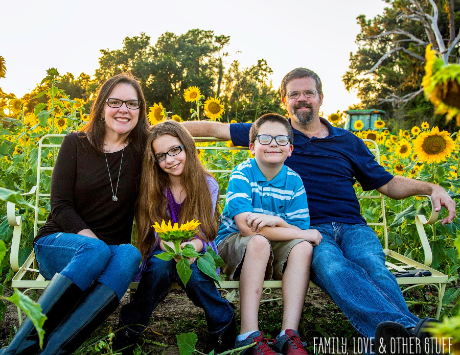 Sunflower Field Photo Session by Megan Ward Photography and Questions She's Frequently Asked #2019HolidayGuide